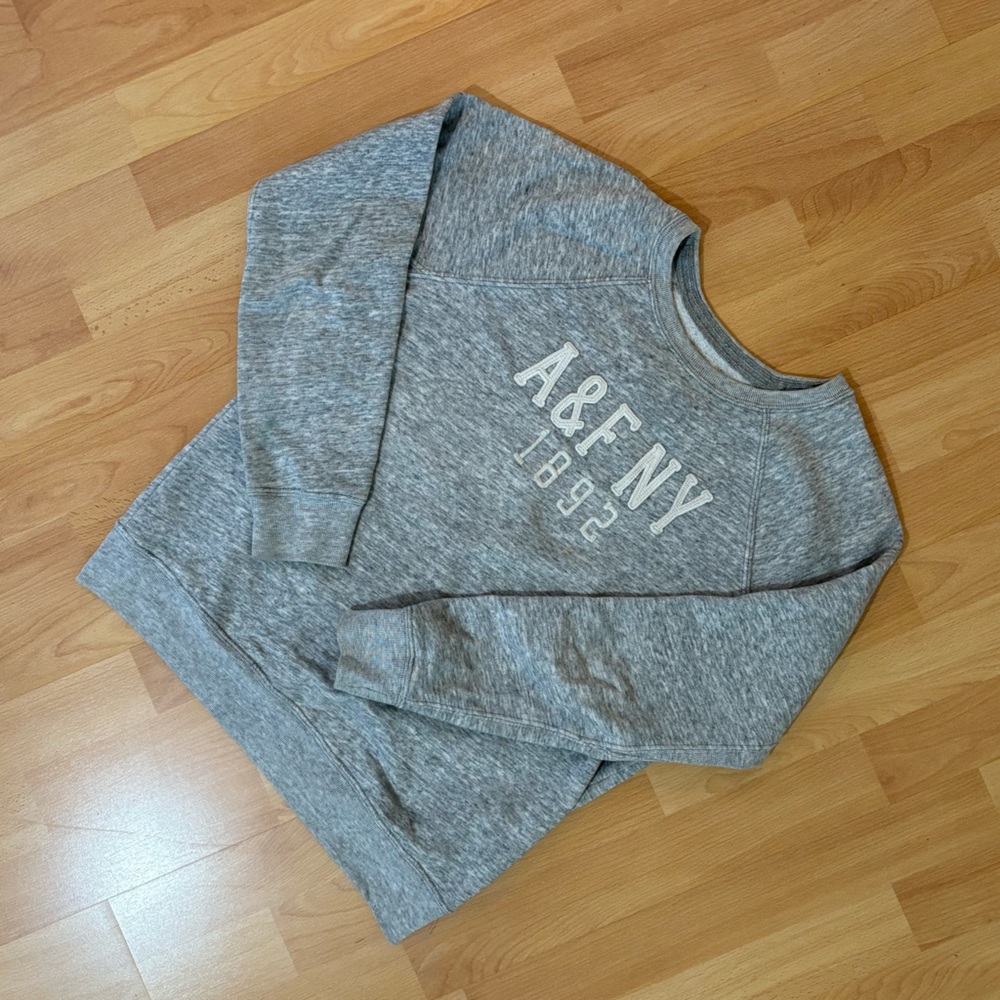 Abercrombie and Fitch Grey Sweater